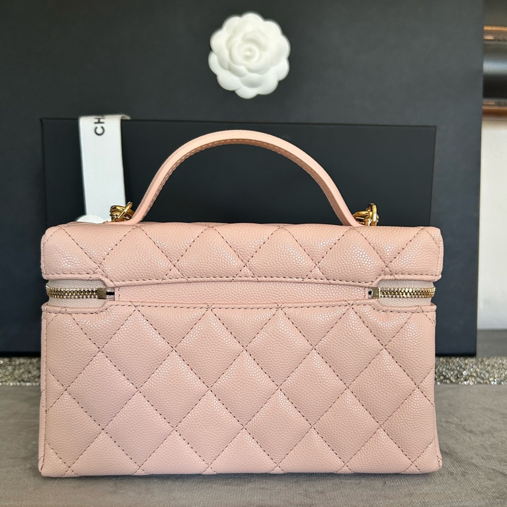 CHANEL (26P) Slim Vanity with Chain Caviar Leather fits Large IPhone - Picture 6 of 16